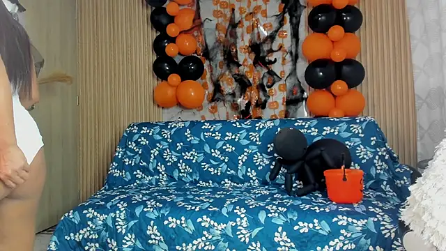 Any topless online show from 10.27.25