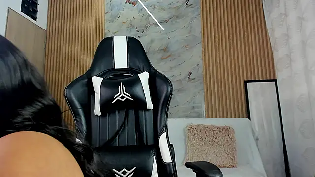 Any topless online show from 03.04.26