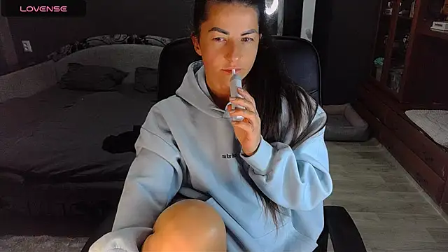 Aria Dl online show from 09.18.25