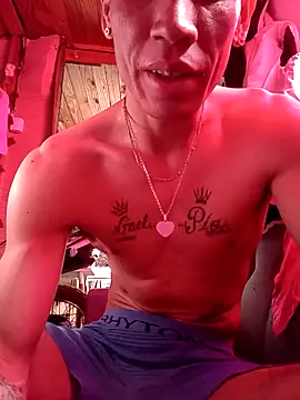 Snapshot of FlacoDani chatting on 10.10.25 FlacoDani online show from 10.10.25