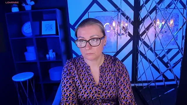 Snapshot of AlexandraKind chatting on 03.03.25 AlexandraKind online show from 03.03.25