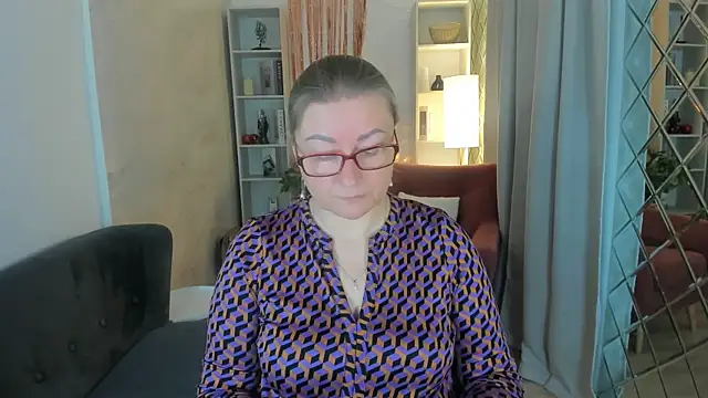 Snapshot of AlexandraKind chatting on 01.10.26 AlexandraKind online show from 01.10.26