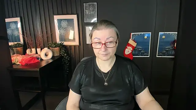 Snapshot of AlexandraKind chatting on 01.15.26 AlexandraKind online show from 01.15.26