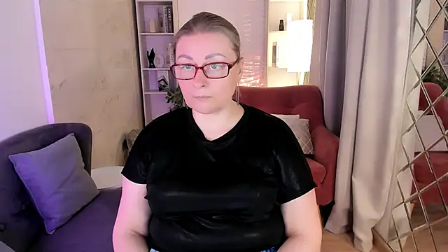 Snapshot of AlexandraKind chatting on 02.03.26 AlexandraKind online show from 02.03.26