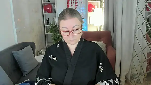 Snapshot of AlexandraKind chatting on 02.06.26 AlexandraKind online show from 02.06.26