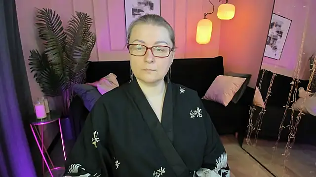 Snapshot of AlexandraKind chatting on 02.07.26 AlexandraKind online show from 02.07.26