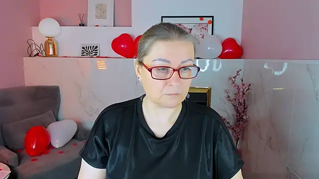 Snapshot of AlexandraKind chatting on 02.12.26 AlexandraKind online show from 02.12.26