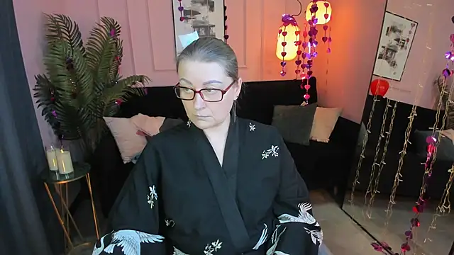 Snapshot of AlexandraKind chatting on 02.21.26 AlexandraKind online show from 02.21.26