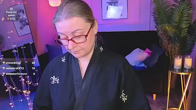 Snapshot of AlexandraKind chatting on 03.01.26 AlexandraKind online show from 03.01.26