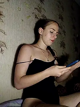 Snapshot of -bey_bi_Start chatting on 10.28.25 -bey bi Start online show from 10.28.25