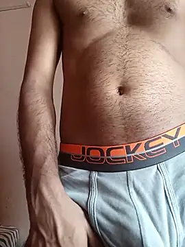 Snapshot of Vignesh3246 chatting on 09.11.25 Vignesh3246 online show from 09.11.25