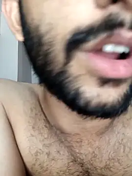 Snapshot of Vignesh3246 chatting on 10.12.25 Vignesh3246 online show from 10.12.25