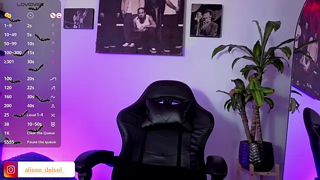 Alisson Wynter online show from 12.04.25