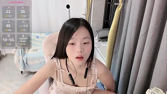 Snapshot of Lena-yyds chatting on 11.05.25 Lena-yyds online show from 11.05.25