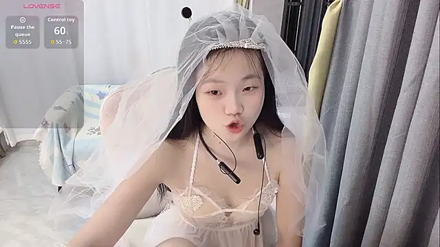 Snapshot of Lena-yyds chatting on 11.06.25 Lena-yyds online show from 11.06.25