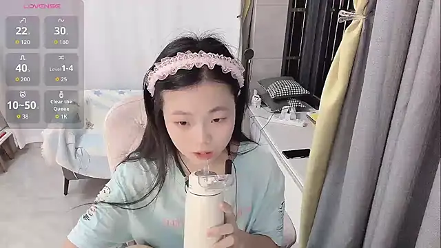 Snapshot of Lena-yyds chatting on 11.09.25 Lena-yyds online show from 11.09.25