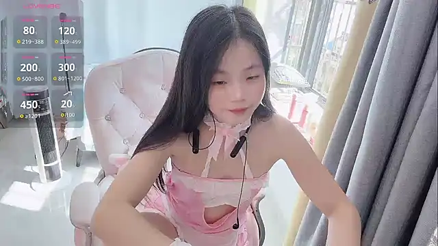 Snapshot of Lena-yyds chatting on 11.16.25 Lena-yyds online show from 11.16.25