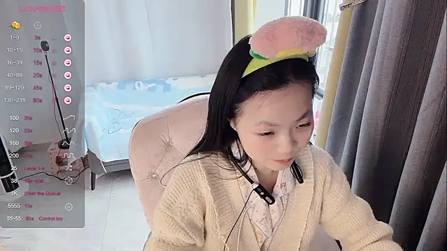 Snapshot of Lena-yyds chatting on 12.05.25 Lena-yyds online show from 12.05.25