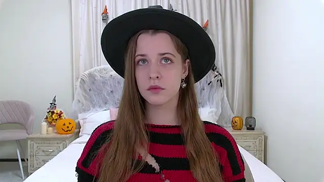 Snapshot of AgataAisitt chatting on 10.29.25 AgataAisitt online show from 10.29.25