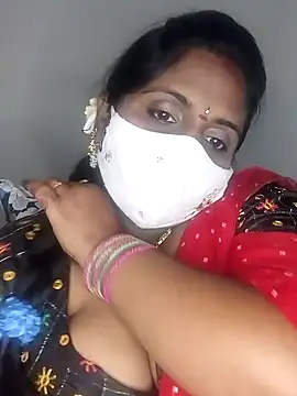 Snapshot of Sexy_Radhikaa chatting on 02.18.25 Sexy Radhikaa online show from 02.18.25