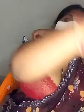 Snapshot of Sexy_Radhikaa chatting on 03.10.25 Sexy Radhikaa online show from 03.10.25