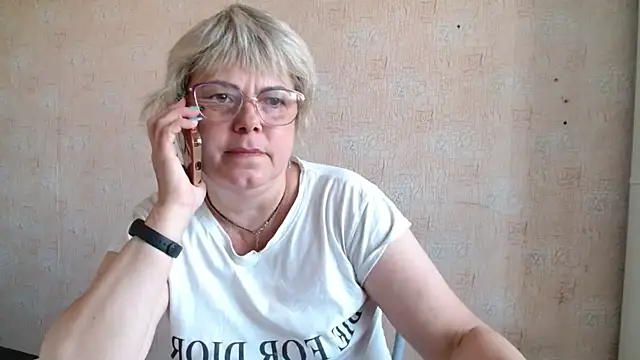 Snapshot of sweetsunset11 chatting on 09.22.25 sweetsunset11 online show from 09.22.25