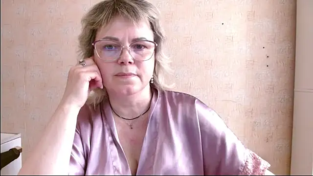 Snapshot of sweetsunset11 chatting on 05.16.26 sweetsunset11 online show from 05.16.26