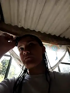 Snapshot of laura_arias018 chatting on 02.25.26 laura arias018 online show from 02.25.26