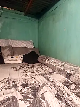 curvyloneah75 online show from 12.20.25