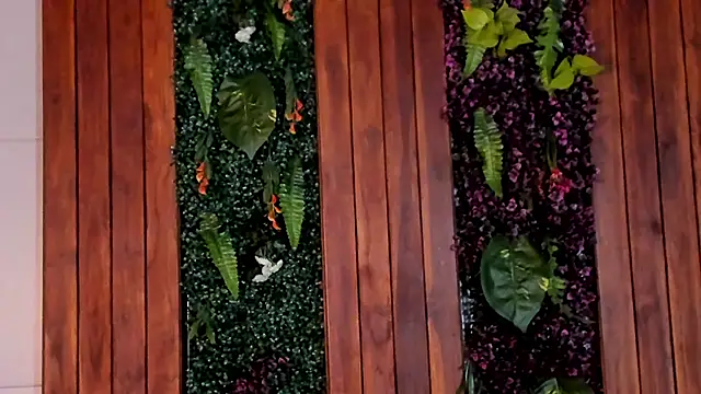 Snapshot of MattiDeLuca chatting on 01.15.25 MattiDeLuca online show from 01.15.25