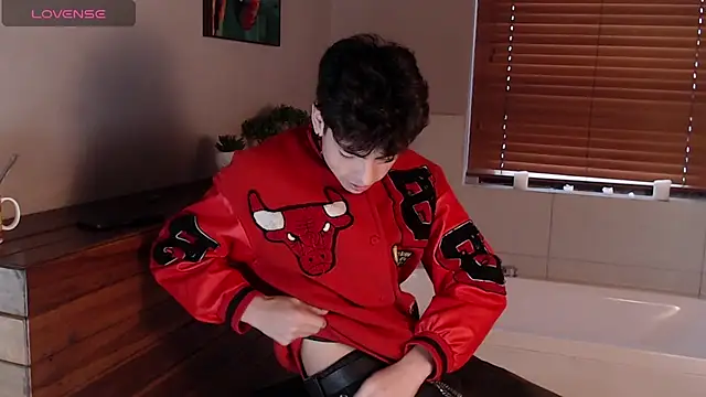 Snapshot of MattiDeLuca chatting on 02.13.25 MattiDeLuca online show from 02.13.25