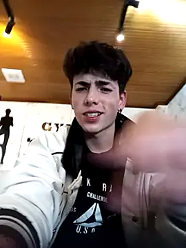 Snapshot of MattiDeLuca chatting on 02.16.25 MattiDeLuca online show from 02.16.25