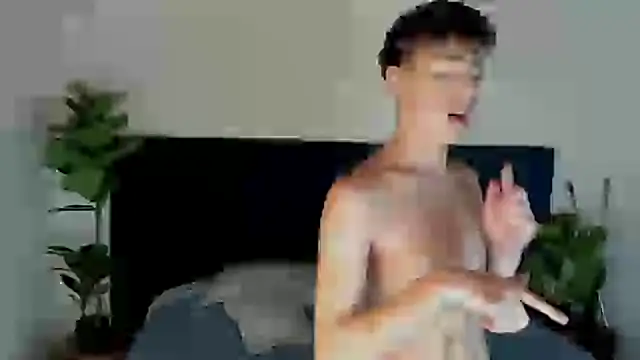 Snapshot of MattiDeLuca chatting on 02.28.25 MattiDeLuca online show from 02.28.25