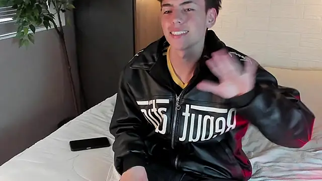 Snapshot of MattiDeLuca chatting on 03.19.25 MattiDeLuca online show from 03.19.25