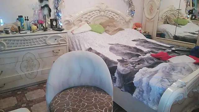 Debra Phoenix online show from 04.11.26