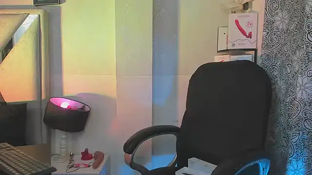 natacha  black  online show from 02.19.25