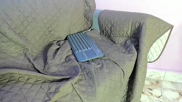 ZoeSmith6 online show from 01.30.25