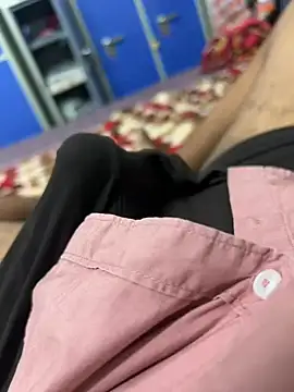 Snapshot of aprivateguy chatting on 02.25.25 aprivateguy online show from 02.25.25