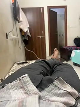 Snapshot of aprivateguy chatting on 03.05.25 aprivateguy online show from 03.05.25