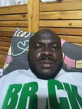 Snapshot of Suckmehar chatting on 12.25.24 Suckmehar online show from 12.25.24