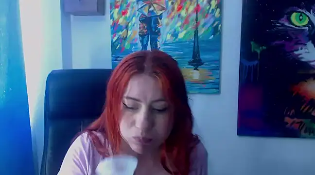 Snapshot of XxMiaSexxyHotxX chatting on 03.20.25 XxMiaSexxyHotxX online show from 03.20.25