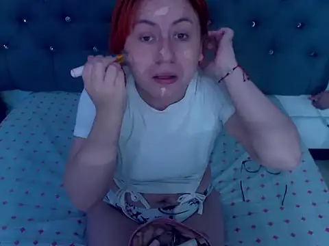 Snapshot of XxMiaSexxyHotxX chatting on 09.12.25 XxMiaSexxyHotxX online show from 09.12.25