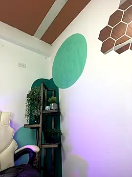 Snapshot of LollaByer chatting on 11.20.25 LollaByer online show from 11.20.25