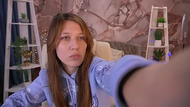 DreamyLinaa online show from 02.12.26