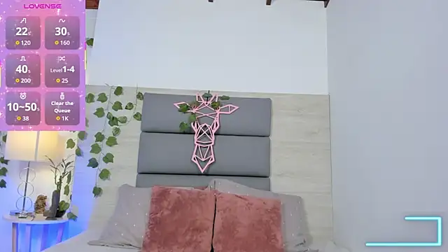 Snapshot of AshleyHill2 chatting on 11.11.25 AshleyHill2 online show from 11.11.25