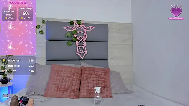 Snapshot of AshleyHill2 chatting on 11.19.25 AshleyHill2 online show from 11.19.25