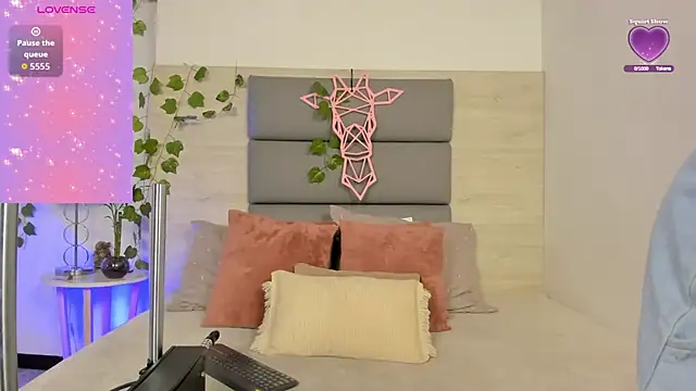 Snapshot of AshleyHill2 chatting on 11.28.25 AshleyHill2 online show from 11.28.25