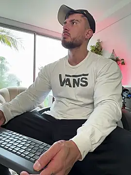 DimitriSullivan  online show from 12.05.25