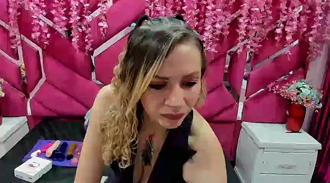 Snapshot of alaha_evans chatting on 12.05.24 alaha evans online show from 12.05.24