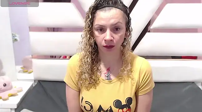 Snapshot of alaha_evans chatting on 03.20.25 alaha evans online show from 03.20.25